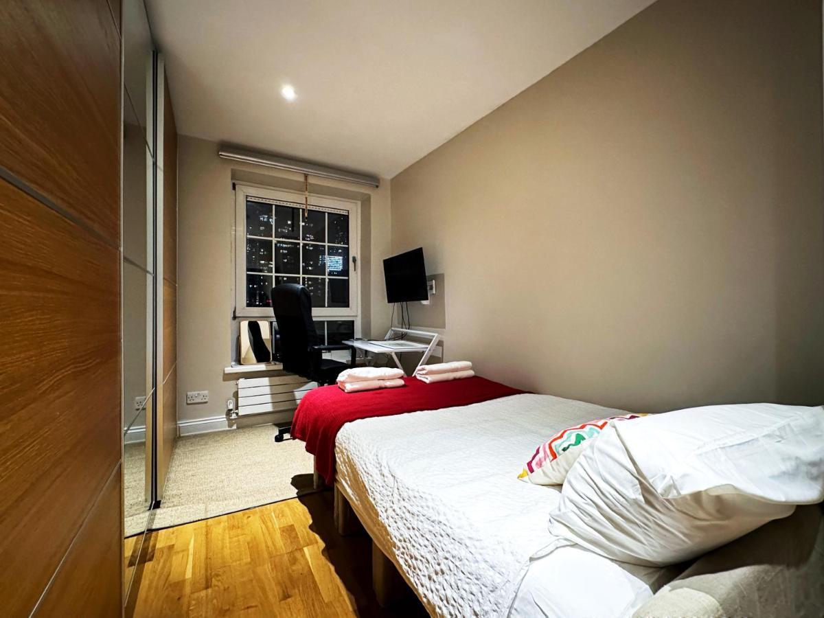 David's Place In Eastend Apartament *